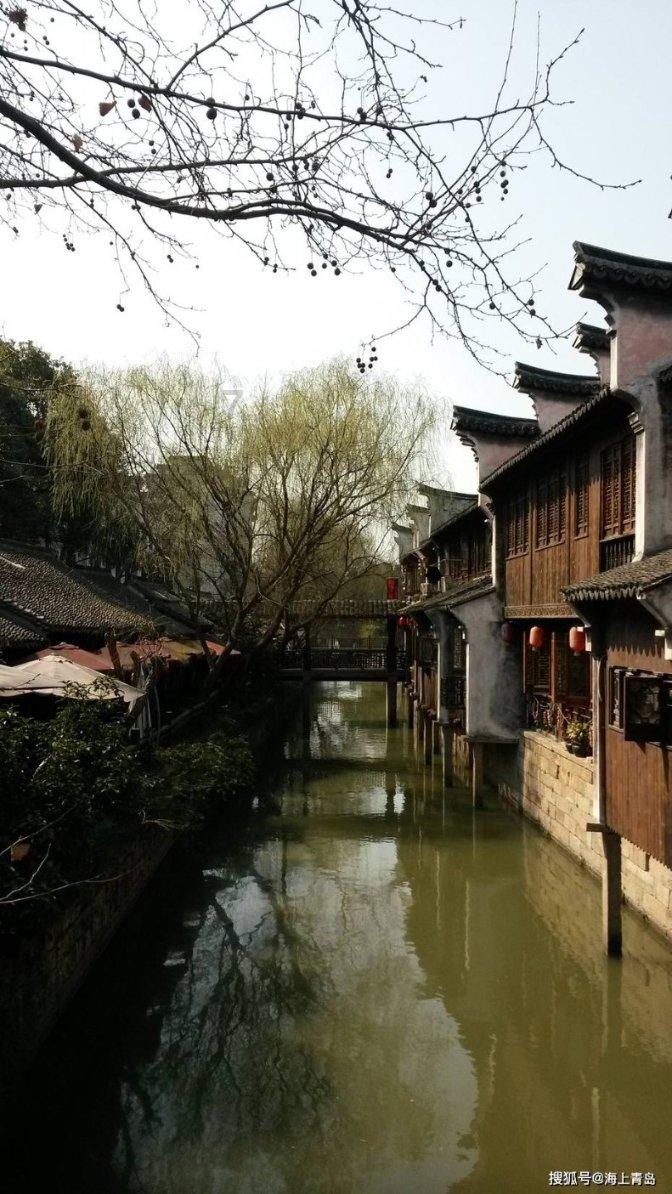 逃离世界杯的现场